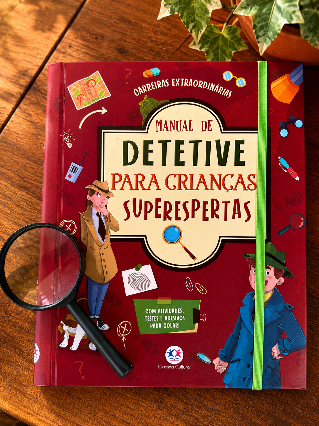 Livro Manual de Detetive para Crianças Superespertas